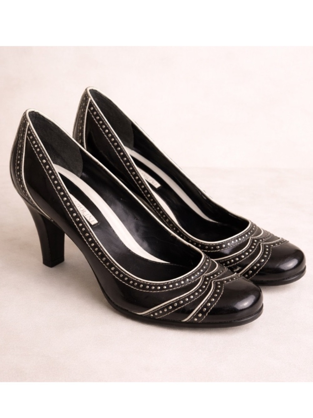 Enzo Angiolini Black Leather Pumps Sz 7.5 Brogue Wingtip White Trim Heels